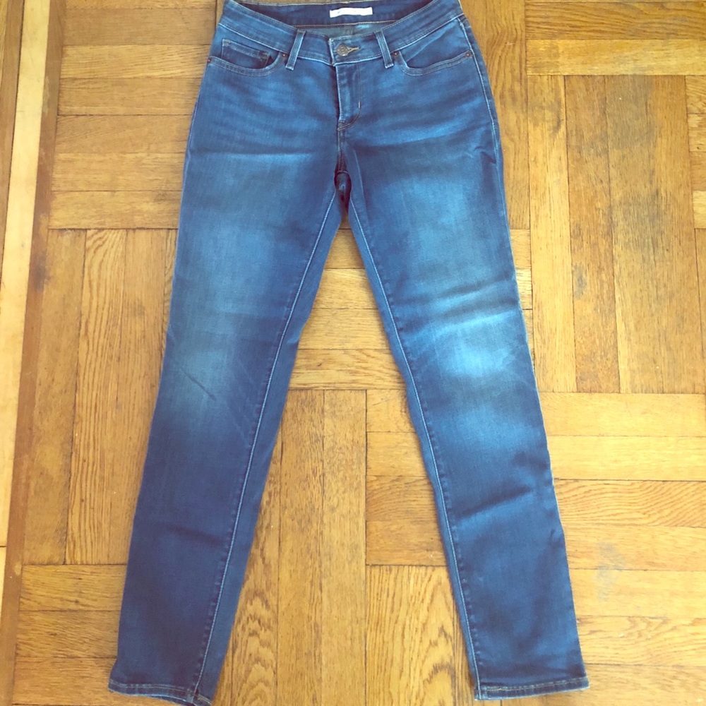 Levi’s 811 Curvy skinny jeans never worn